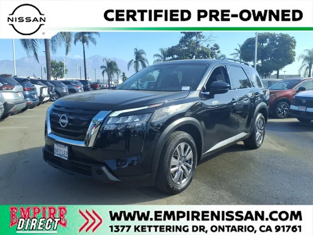 2025 Nissan Pathfinder SV
