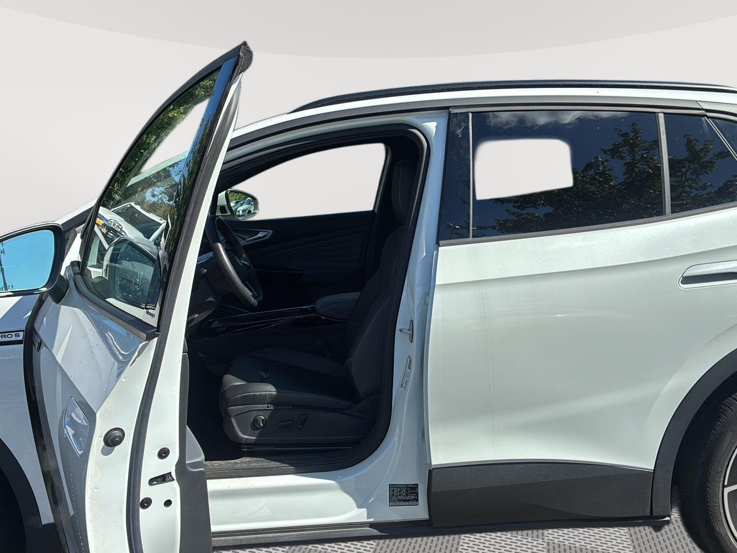 Certified Used 2023 Opal White Pearl Volkswagen Pro S image 27