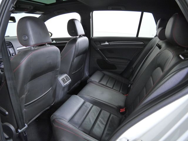 Used 2017 White Volkswagen SE image 18