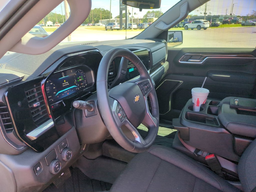 Used 2026 Summit White Chevrolet LT image 31