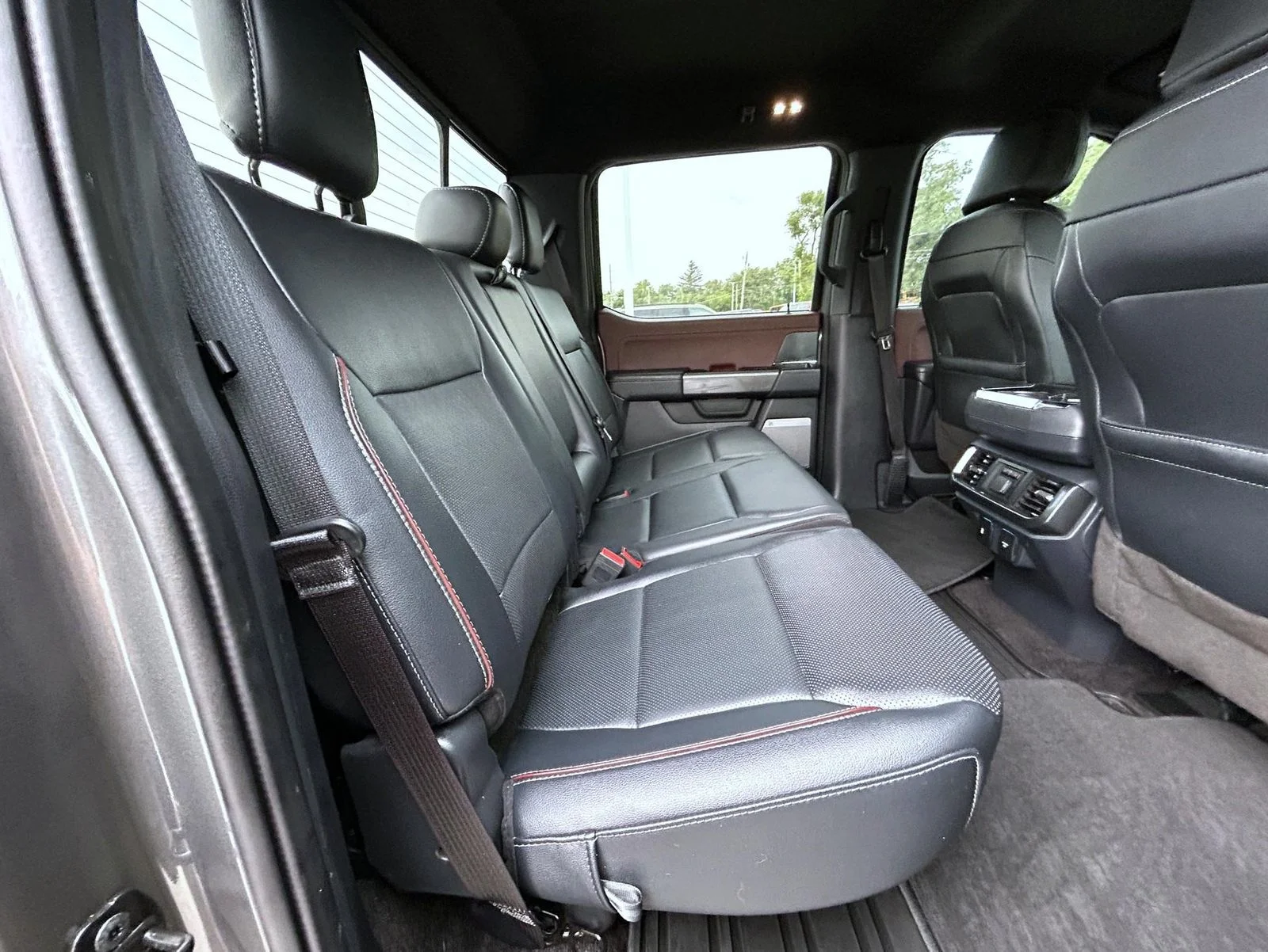 Used 2023 Gray Ford Lariat image 18