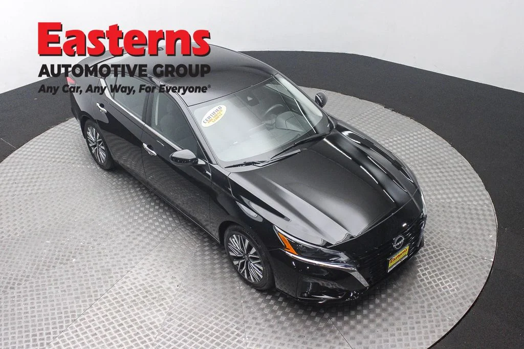 Used 2023 Black Nissan 2.5 SV image 3