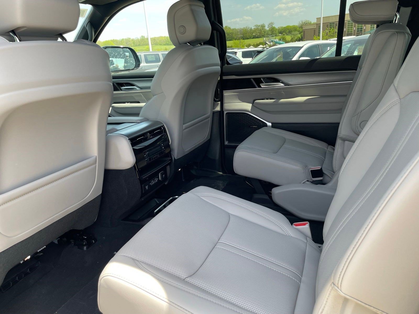 New 2026 Fathom Blue Pearlcoat Jeep Limited Altitude image 10