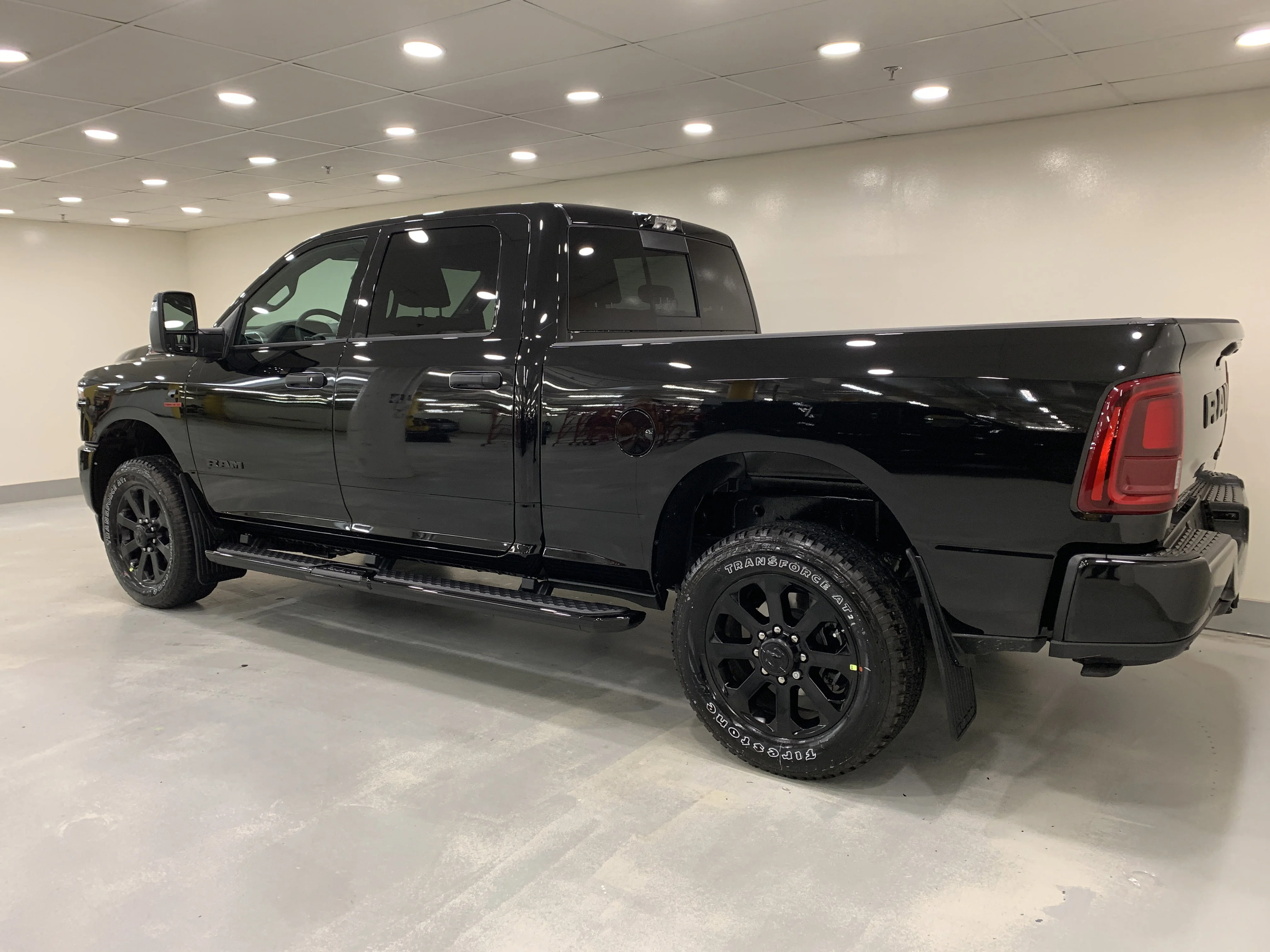 New 2026 Diamond Blk Crystal Pearl Ram Big Horn image 3