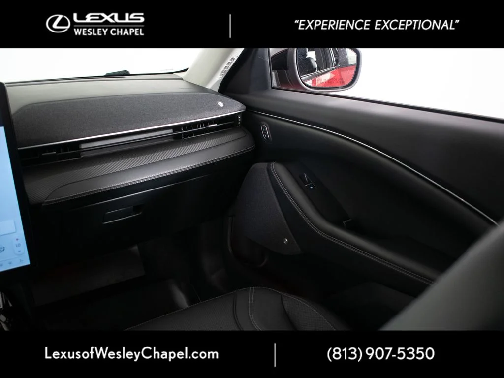 Used 2022 Red Ford Premium image 26