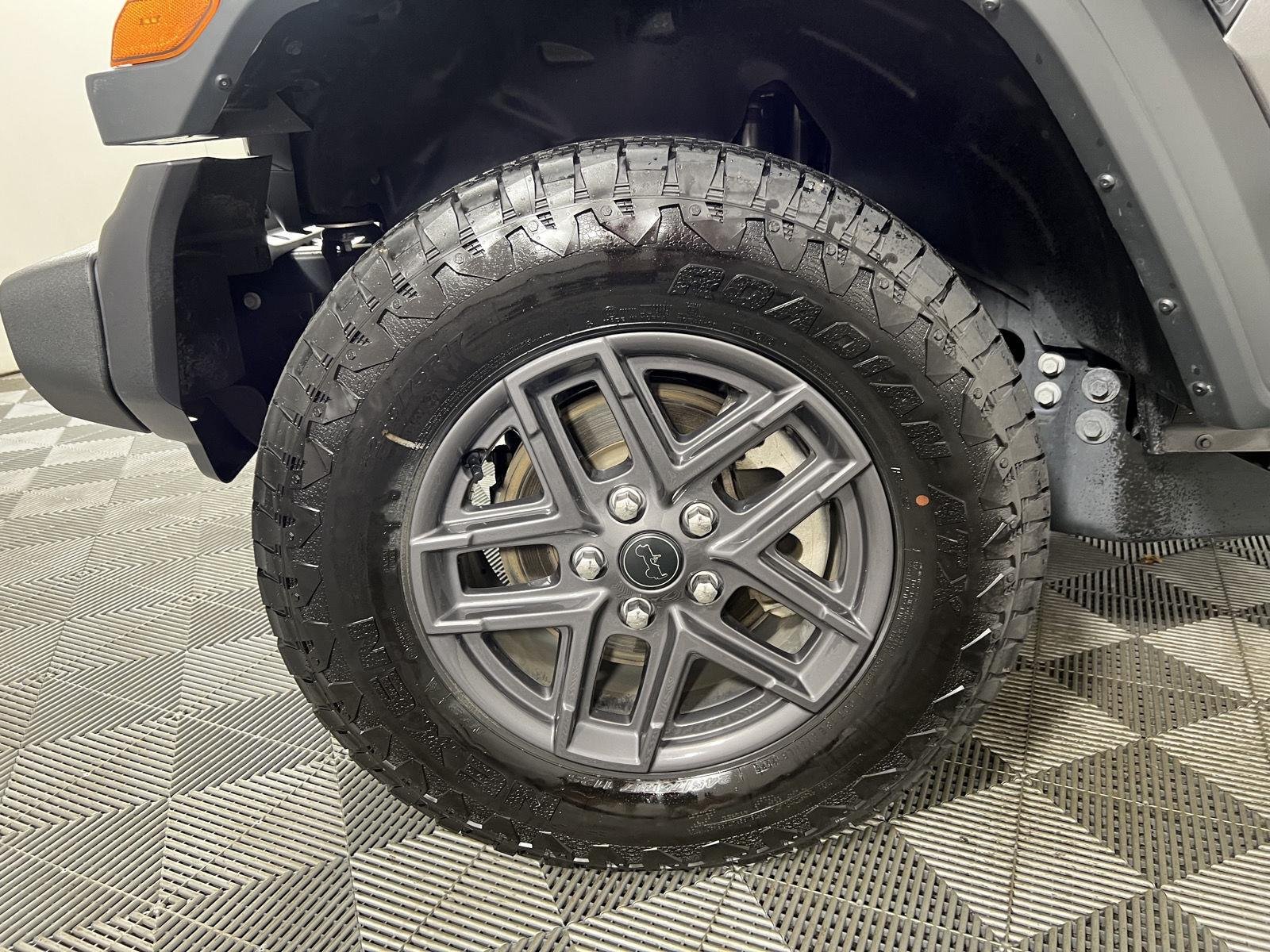Used 2026 Granite Crystal Metallic Clearcoat Jeep Sport S image 22