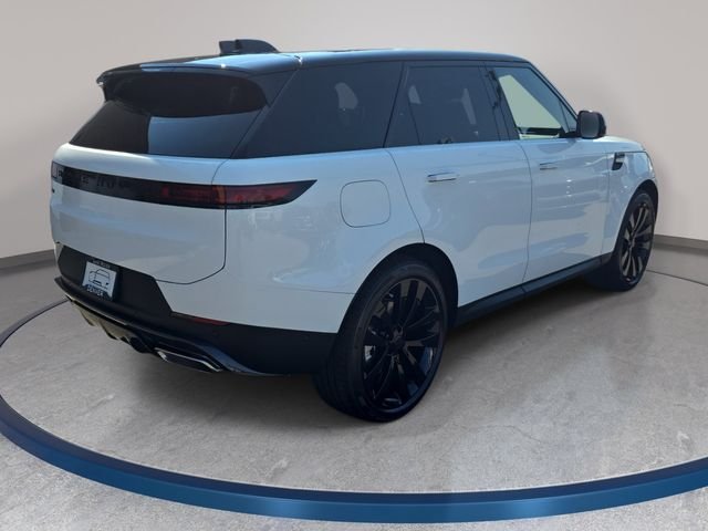 New 2026 Fuji White Land Rover SE image 5
