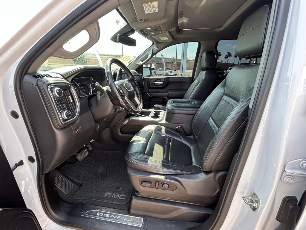 Used 2021 White GMC Denali image 12
