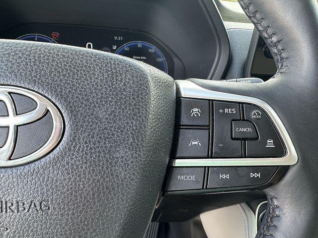 Certified Used 2024 WIND CHILL PEARL Toyota  image 29