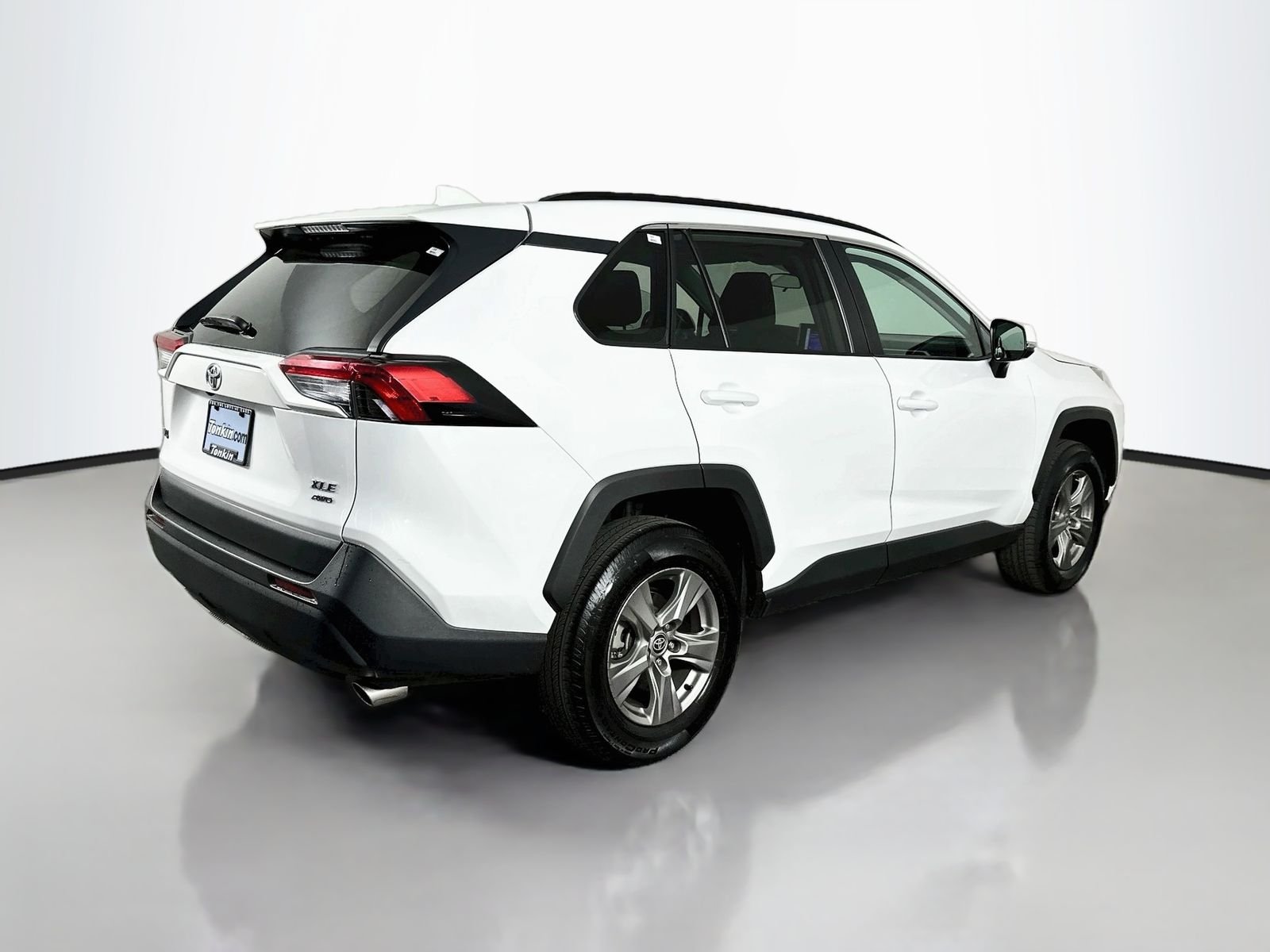 Used 2024 Ice Toyota XLE image 7