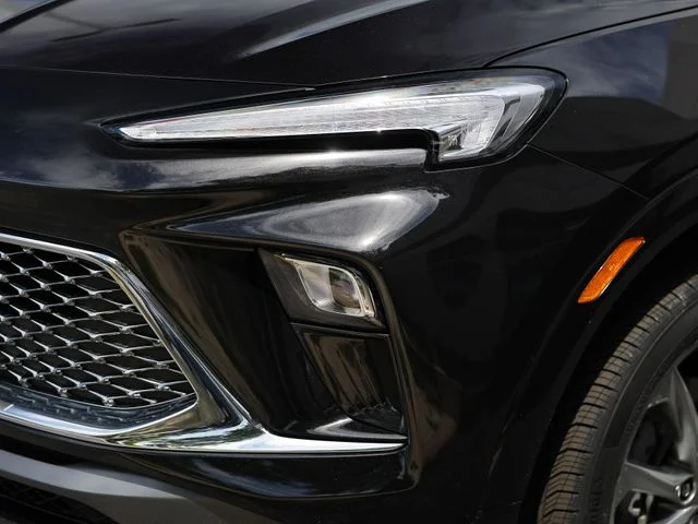 Used 2025 Ebony Twilight Metallic Buick Avenir image 13