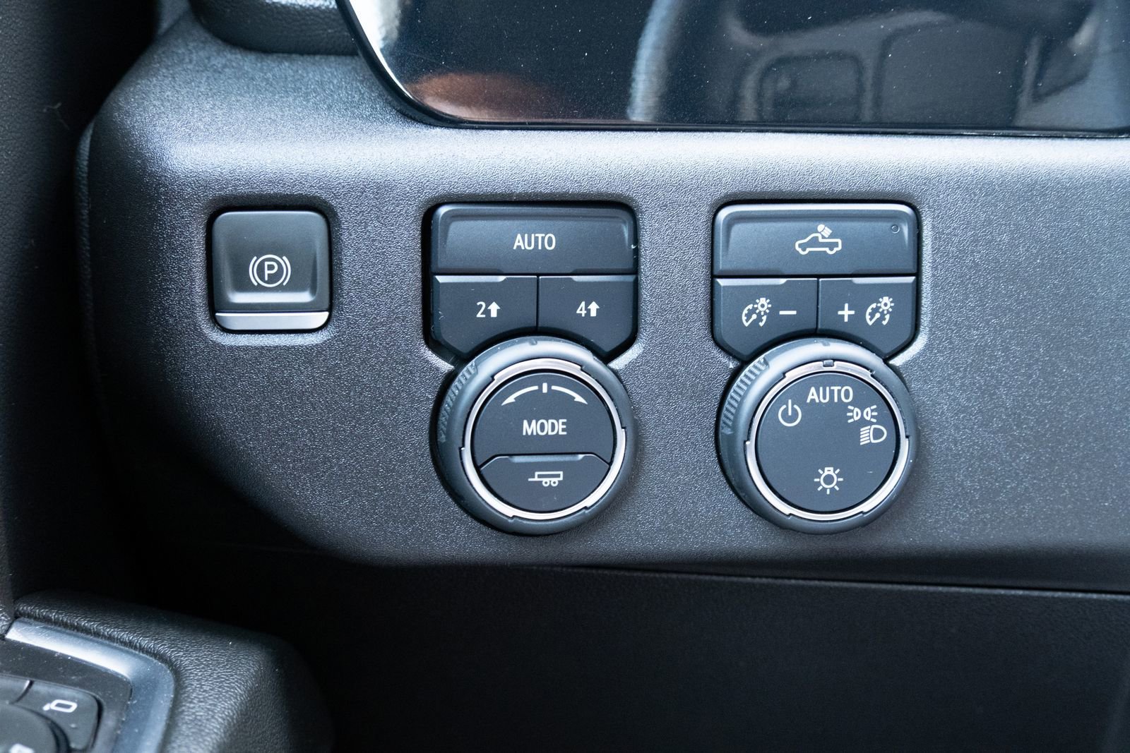 Used 2024 Summit White Chevrolet LT image 10