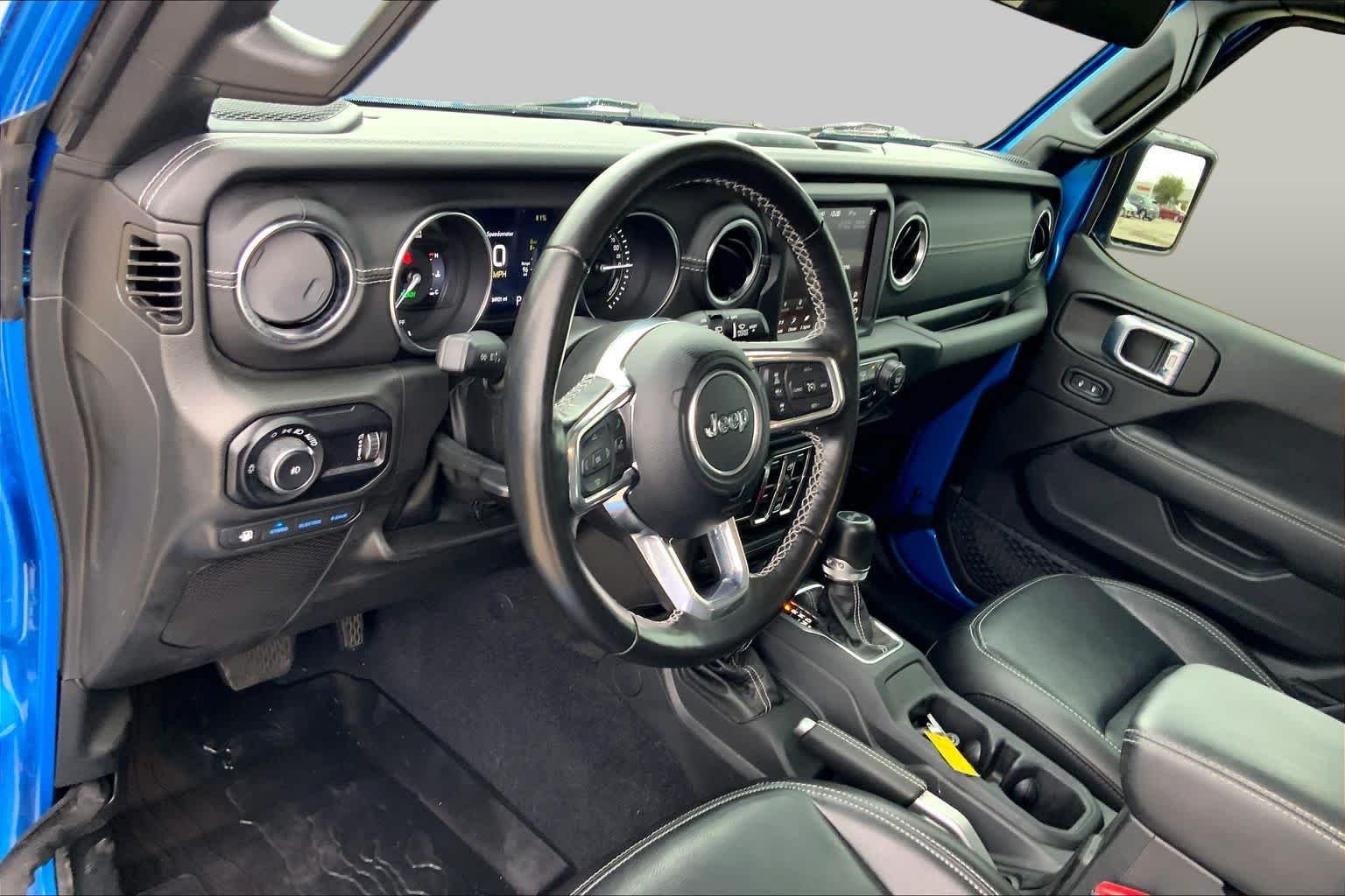 Used 2023 Hydro Blue Pearl Coat Jeep Sahara image 17