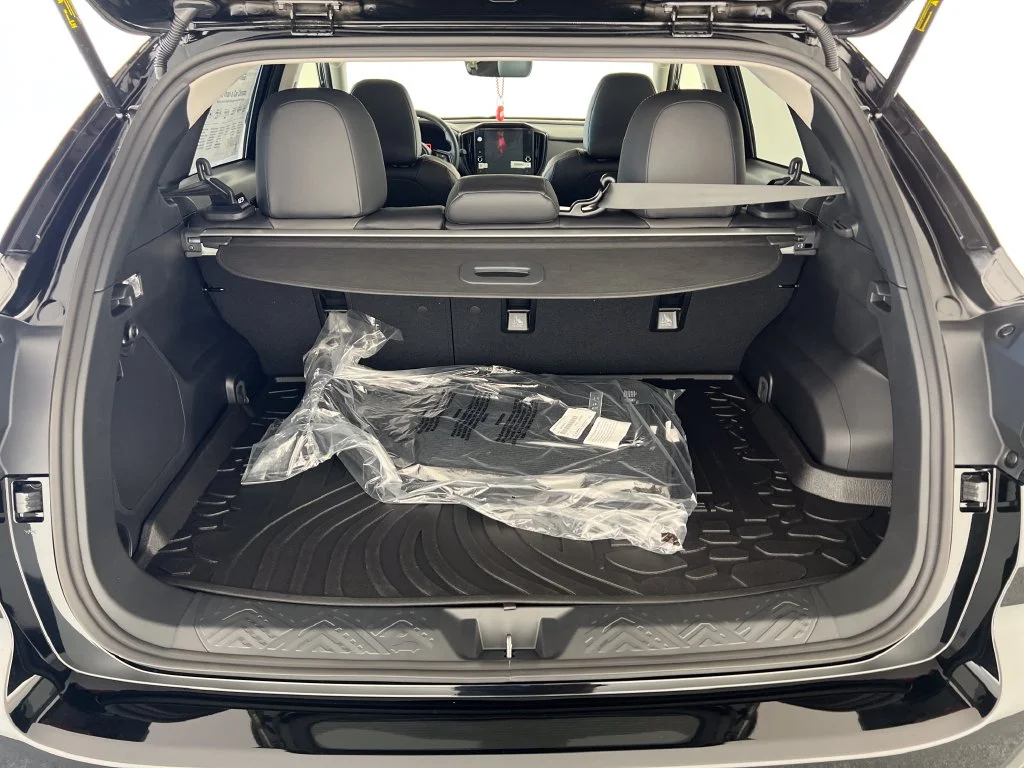 New 2026 CRYSTAL BLACK SILICA Subaru Limited Hybrid image 25