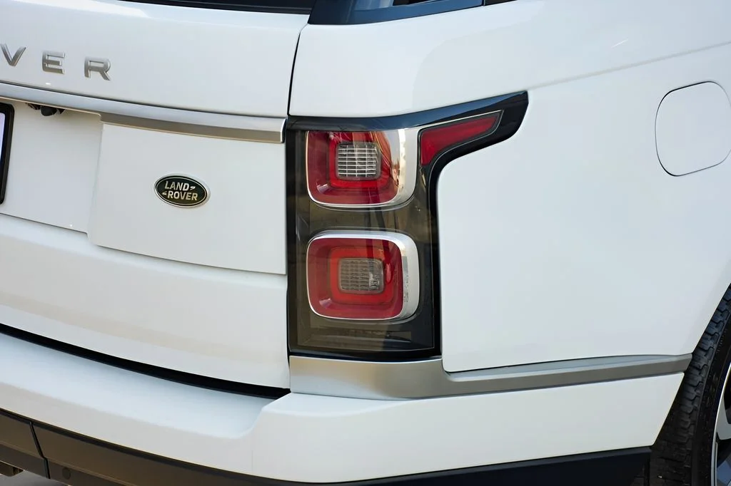 Used 2022 White Land Rover Westminster image 15