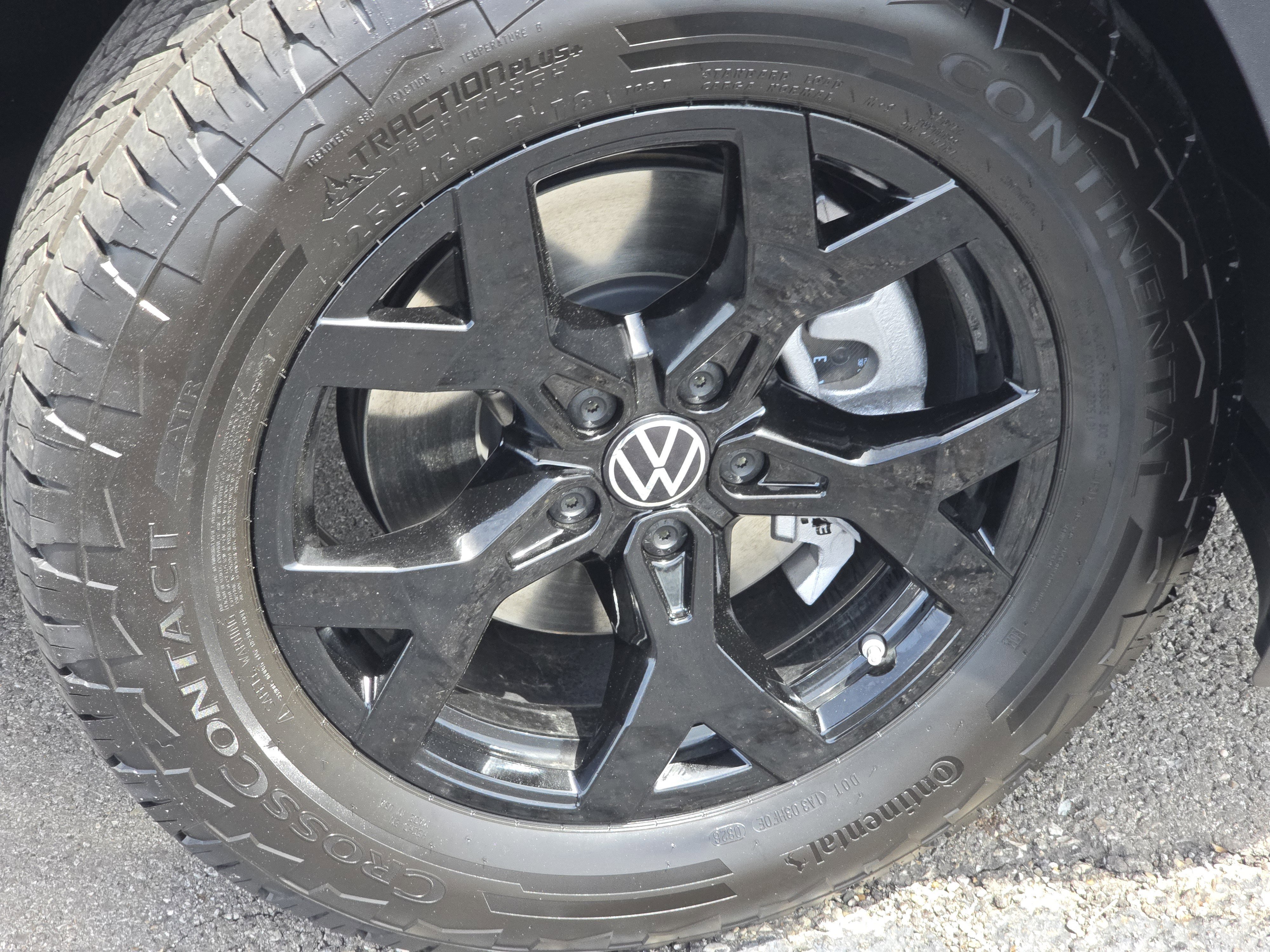 New 2026 Deep Black Pearl Volkswagen 2.0T Peak Edition image 14