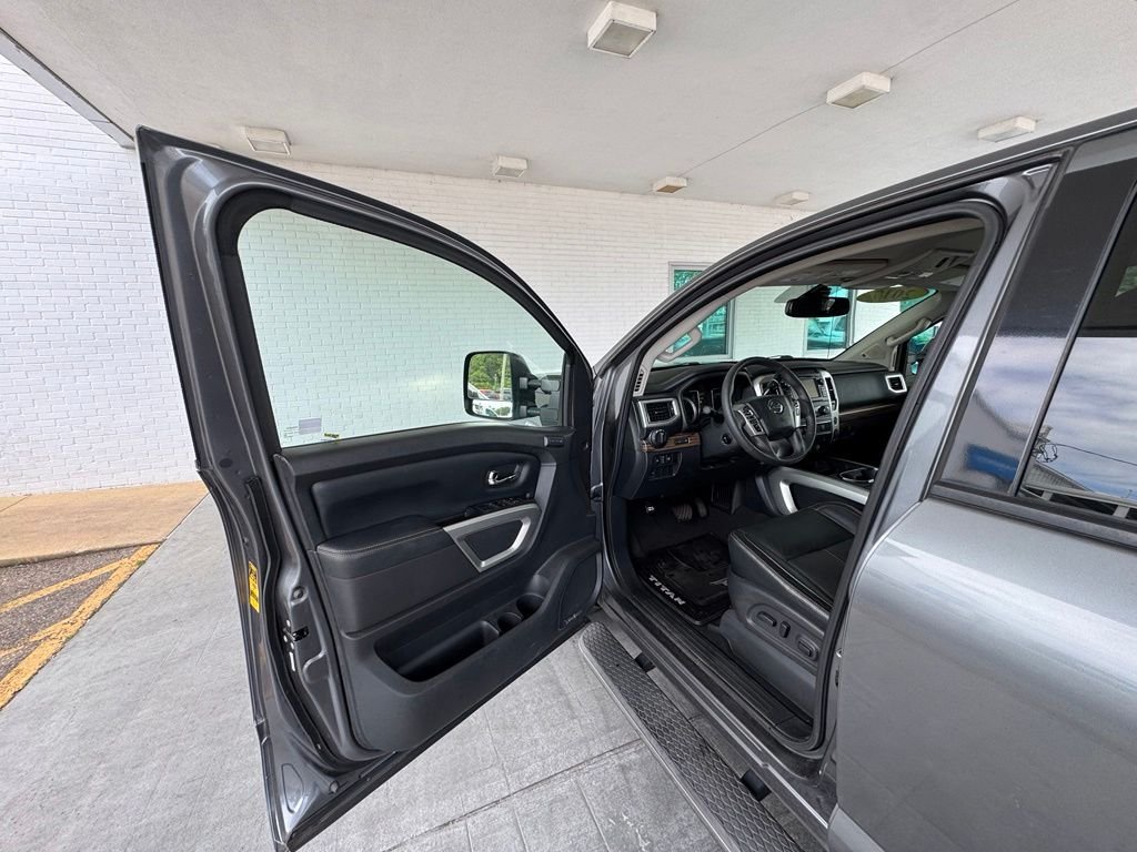 Used 2017 Gray Nissan SL image 11
