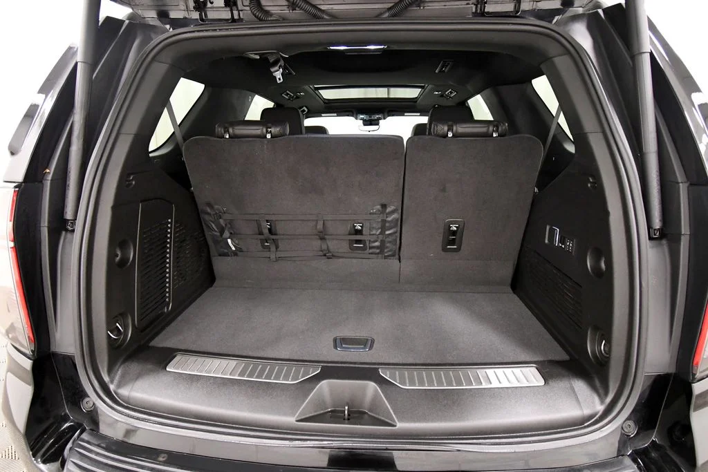 Used 2024  Chevrolet High Country image 7