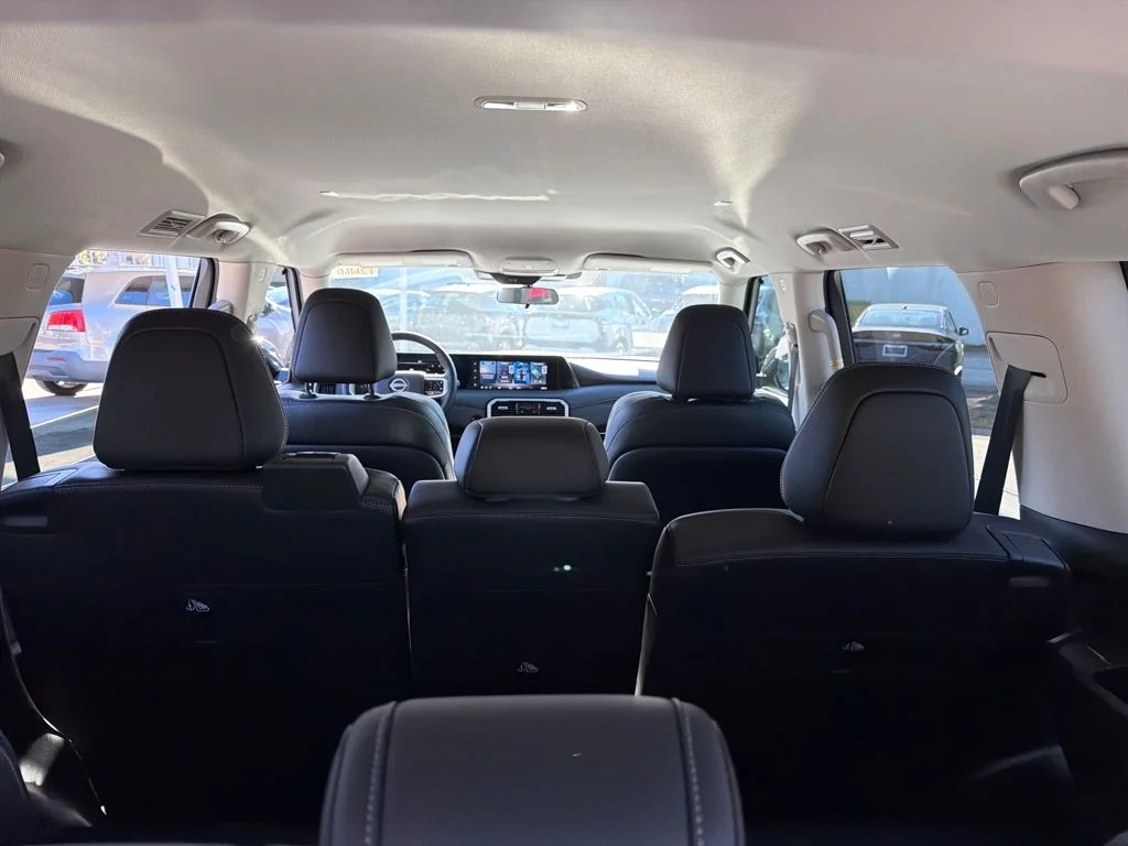 2026 Nissan Armada SV - Photo 32