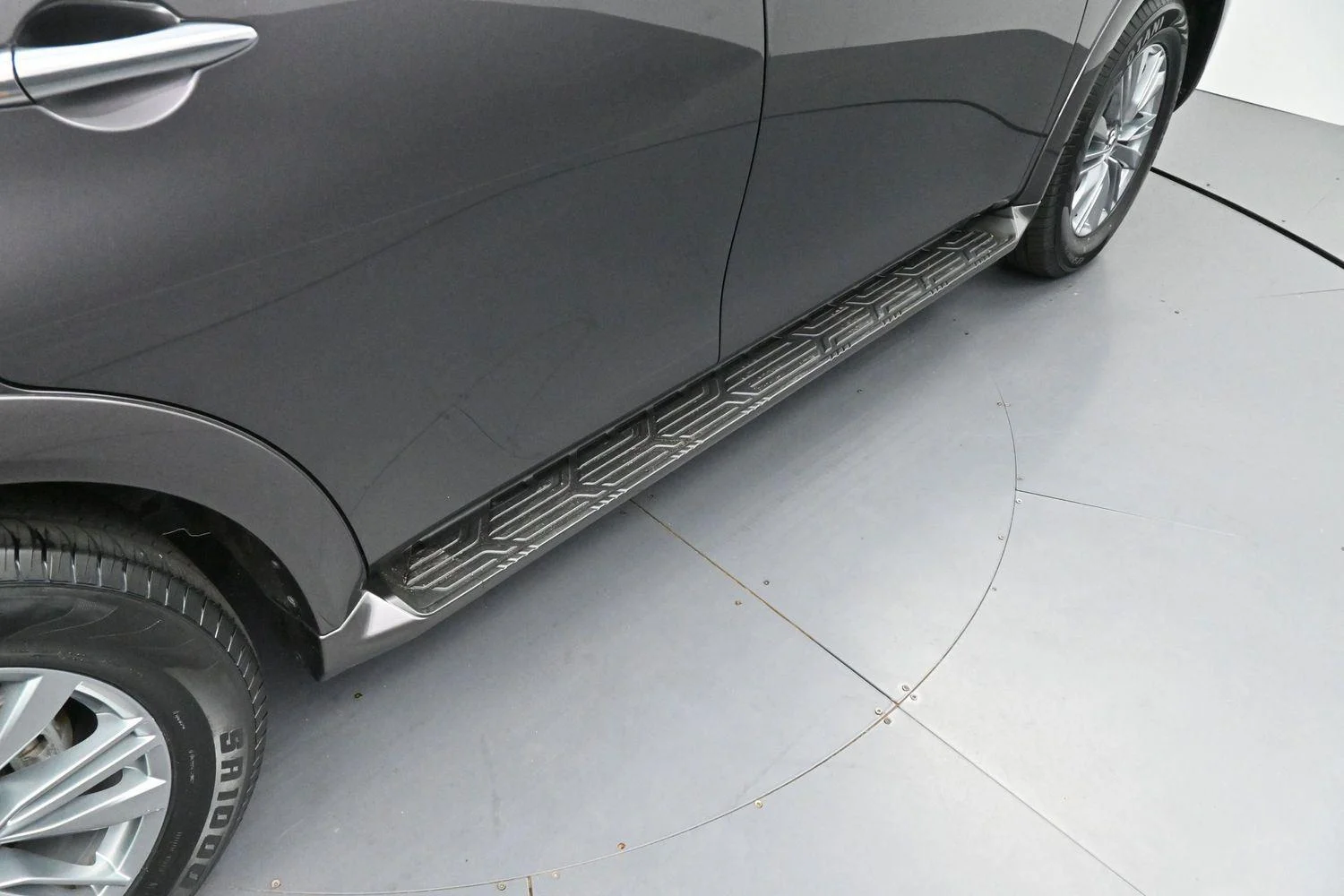 Used 2024 Anthracite Gray INFINITI LUXE image 9