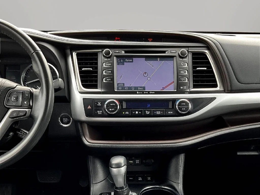 Used 2019 Black Toyota XLE image 9
