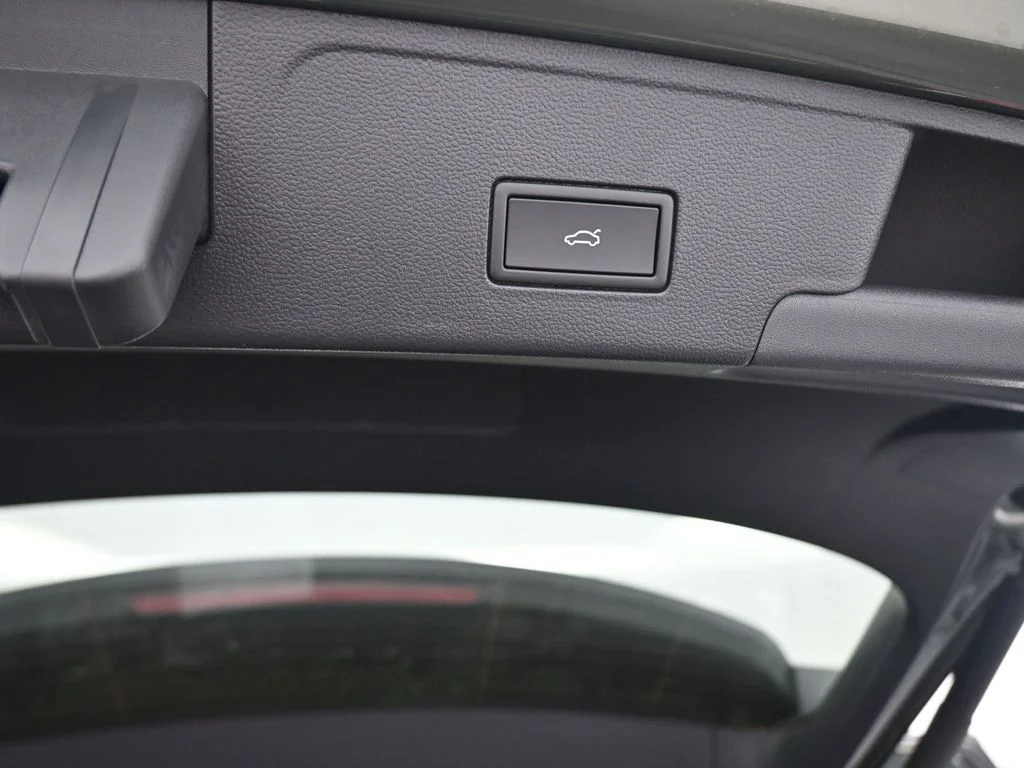 New 2026  Volkswagen 2.0T SEL Premium R-Line image 42