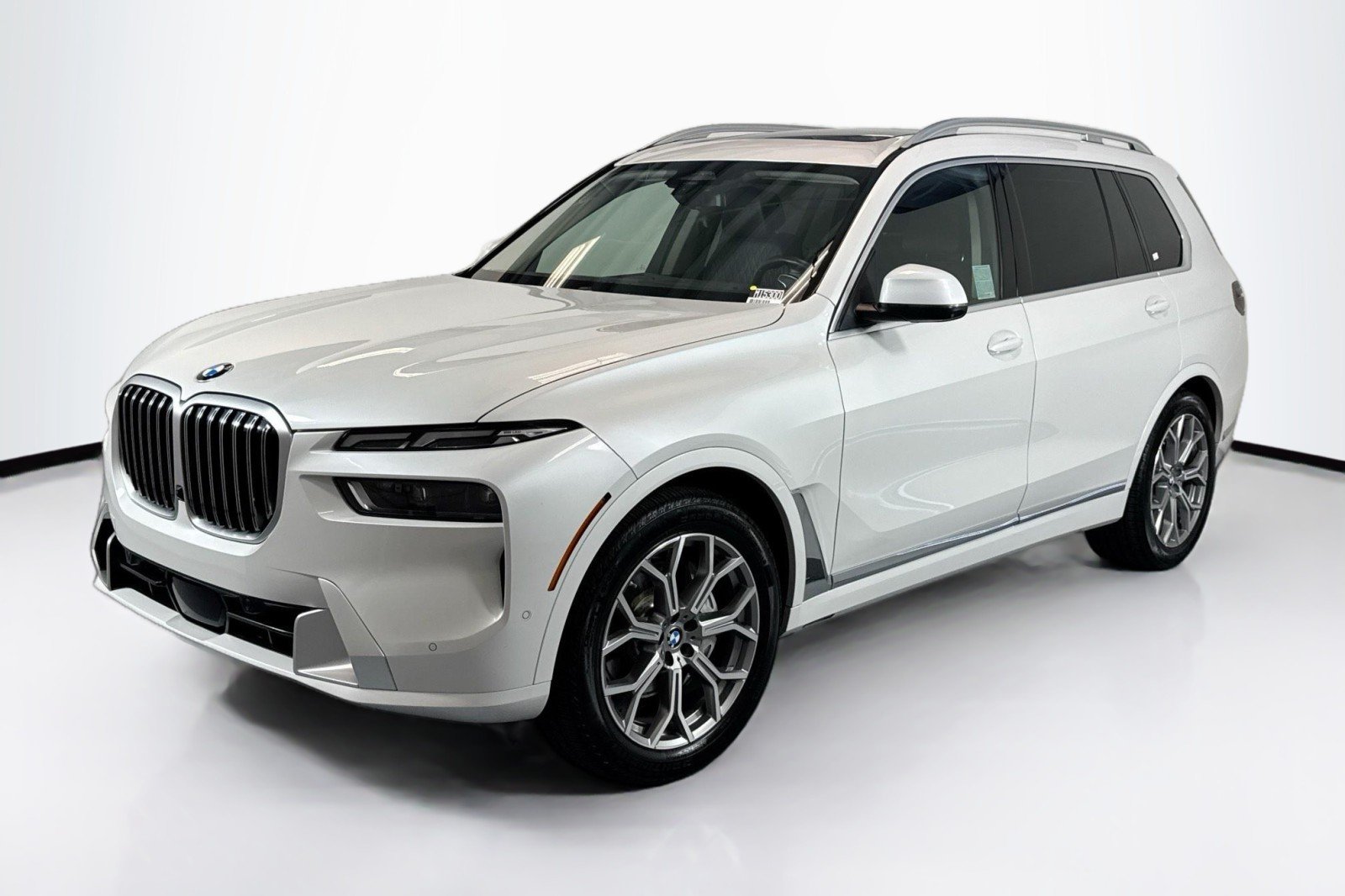2023 BMW X7 xDrive40i's photo