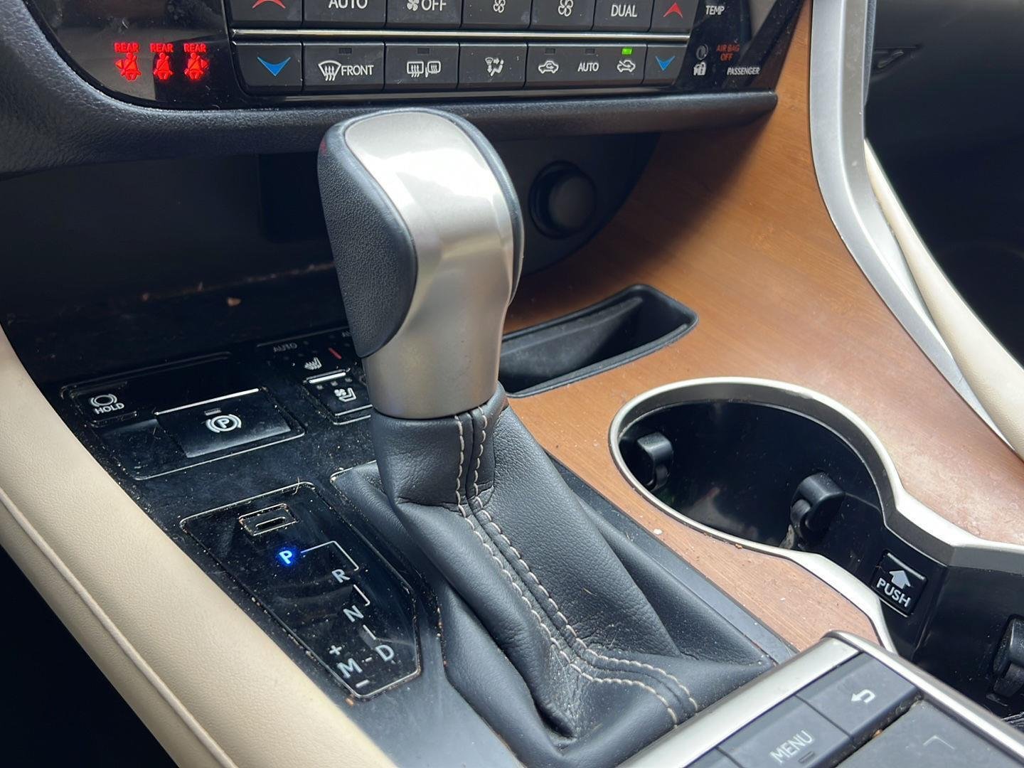 Used 2021 WHITE Lexus  image 18