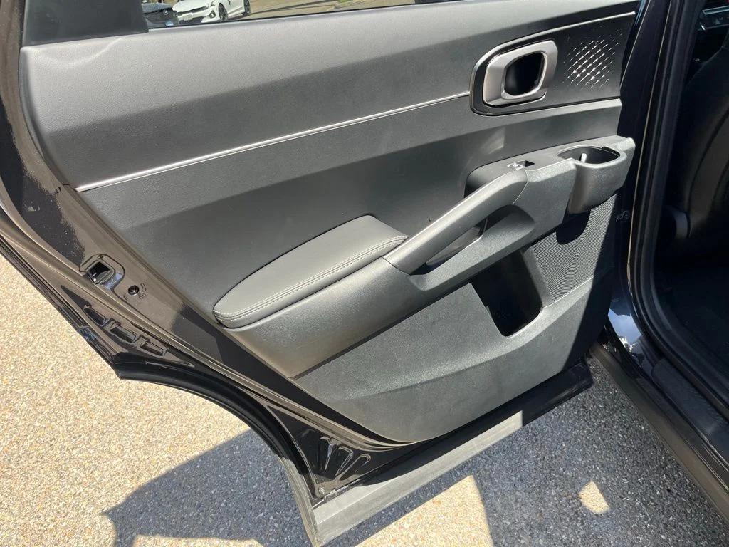 2025 Kia Sorento EX - Photo 9