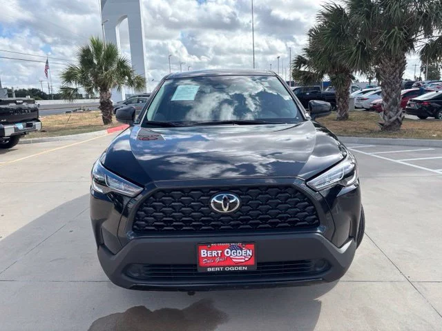 Used 2025 Black Toyota L image 2