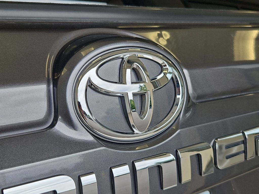 Used 2016 Gray Toyota SR5 image 25