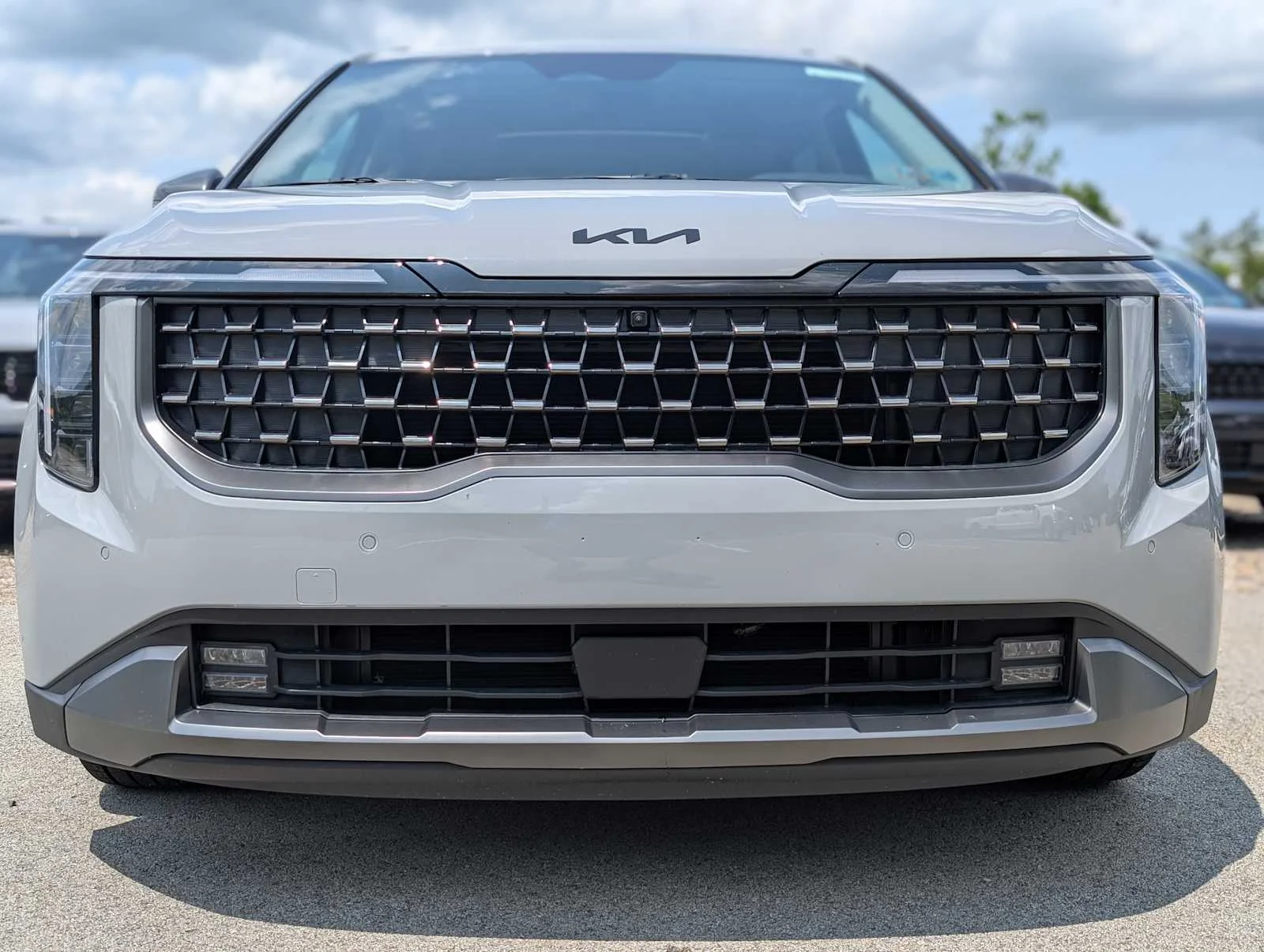 New 2026 Ceramic Silver Kia SX Prestige image 2