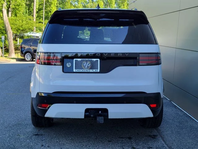 Certified Used 2025 White Land Rover Dynamic SE image 3