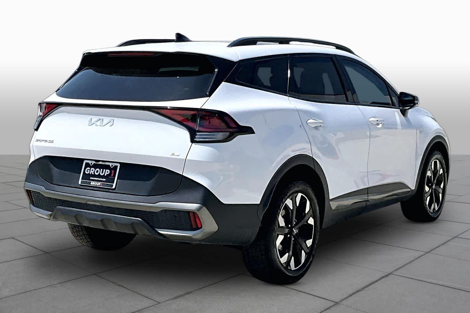 Used 2023 Glacial White Pearl Kia X-Line image 13