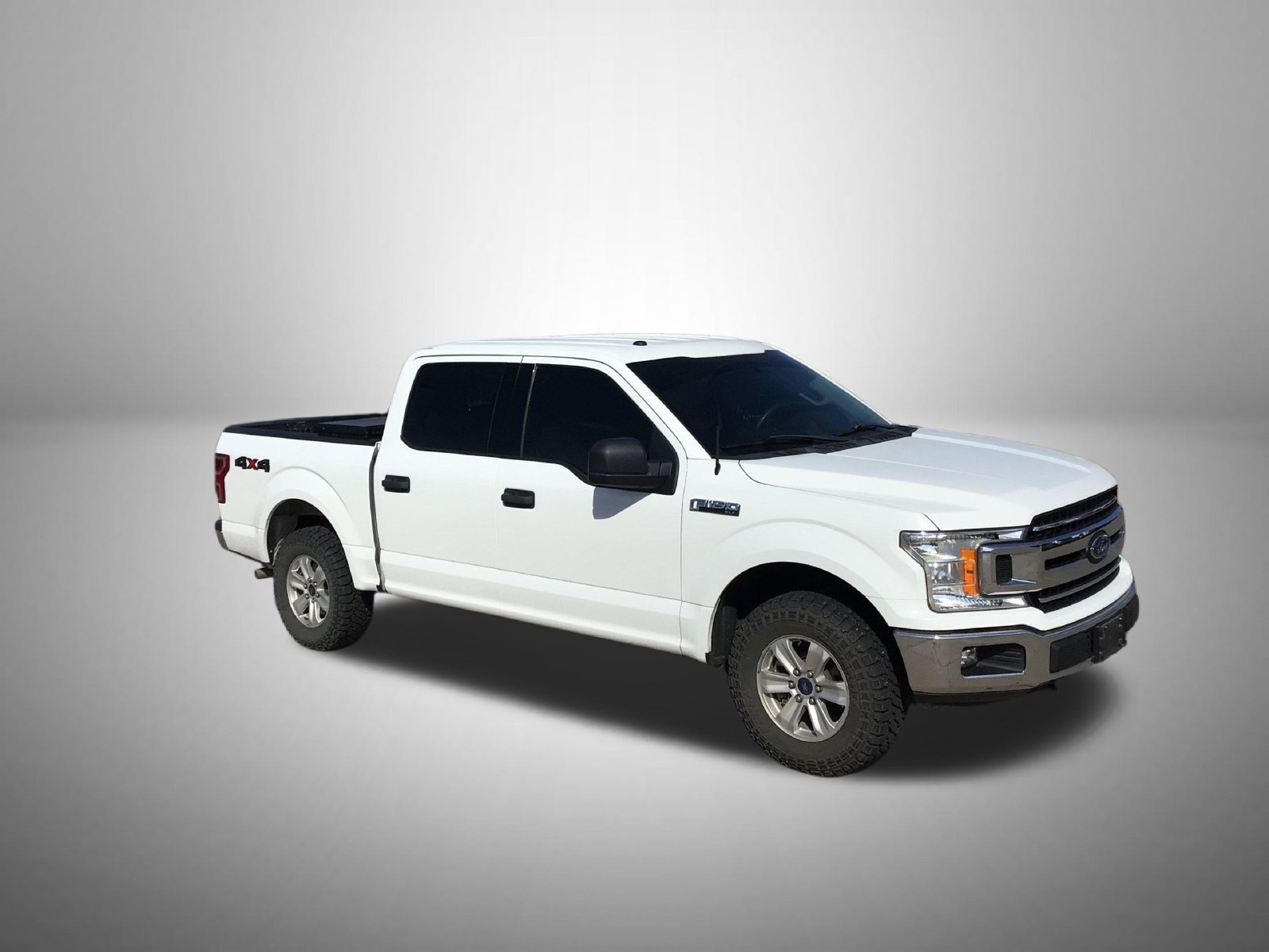 Used 2018 Oxford White Ford XLT image 2