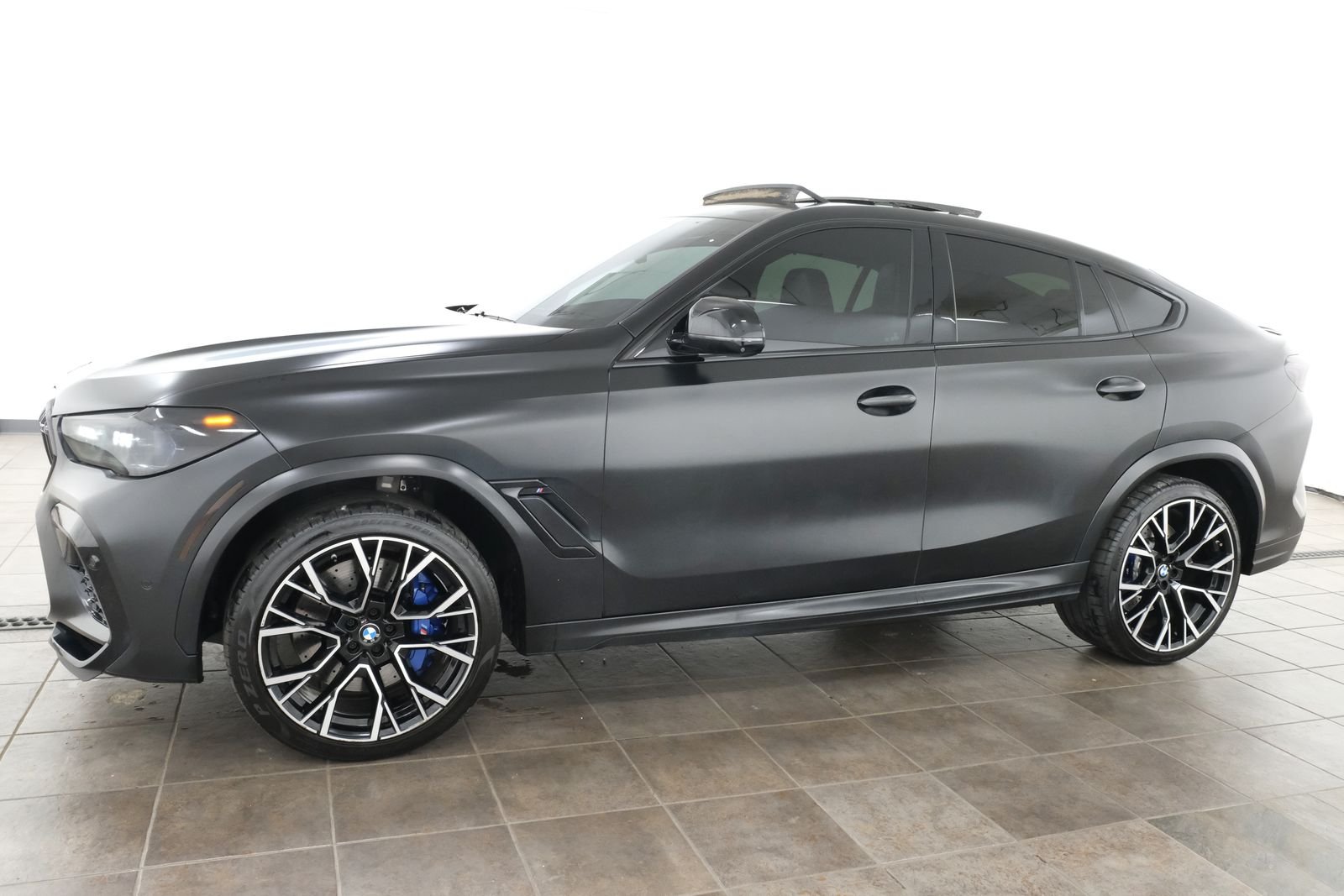 Used 2021 Black Sapphire Metallic BMW Base image 3