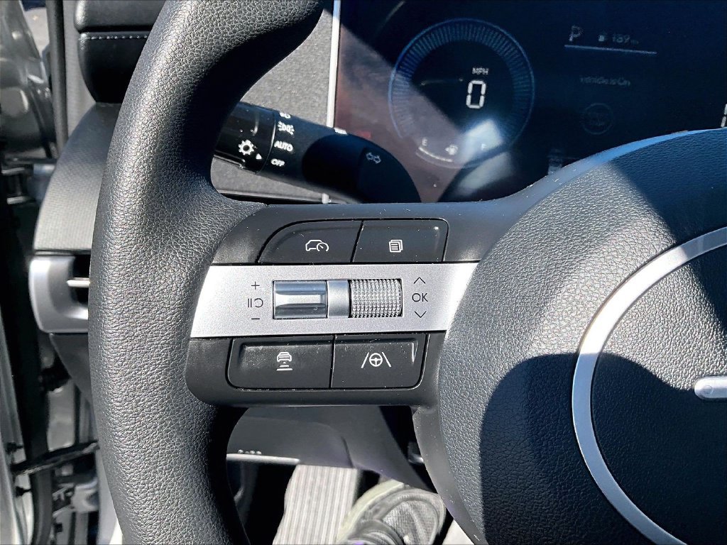 Used 2025 Silver Hyundai SE image 24