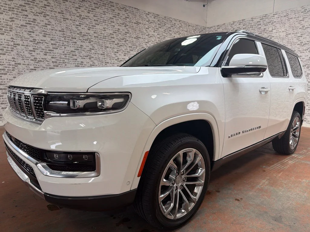 Used 2022 Bright White Clearcoat Jeep Series II image 3