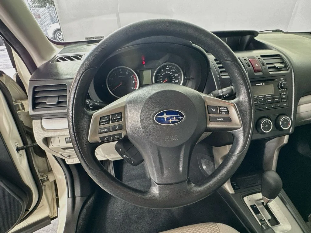 Used 2015 White Subaru 2.5i Premium image 11