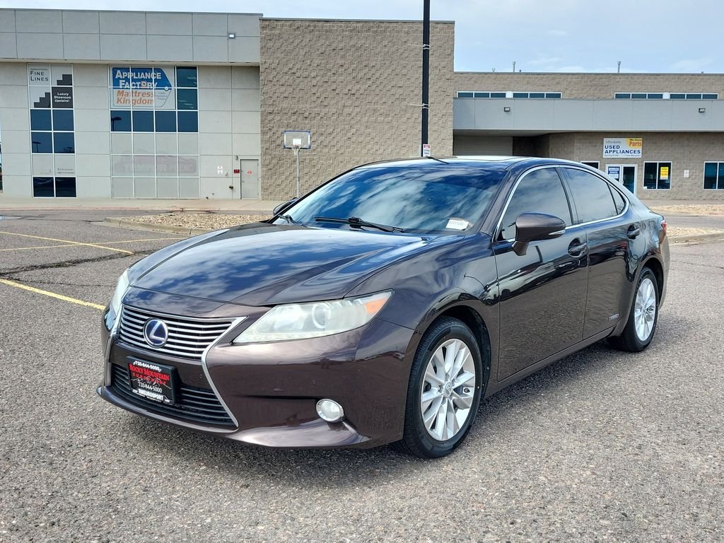 Used 2013 Red Lexus 300h image 7