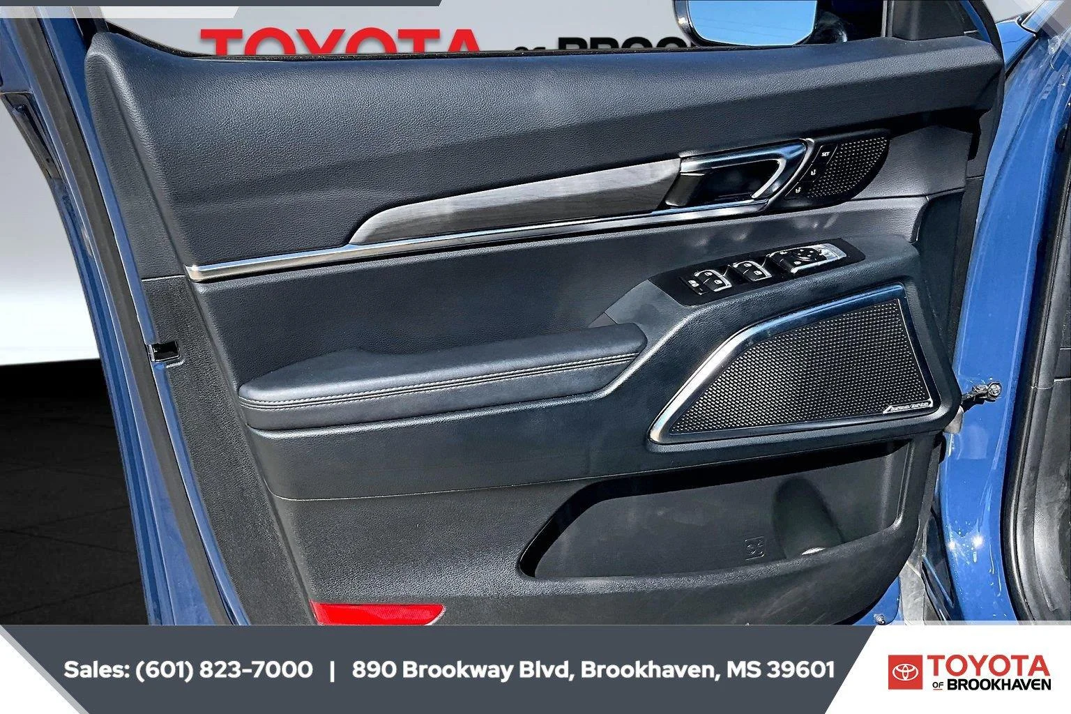 Used 2024 Midnight Lake Blue Kia SX X-Line image 17