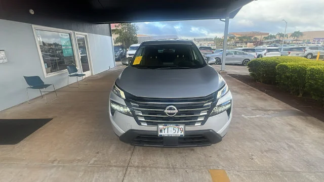 Used 2024 Silver Nissan SV image 8