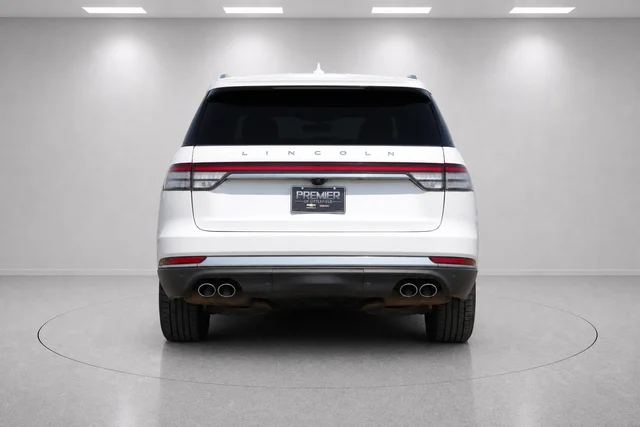 Used 2020 White Lincoln Reserve image 4