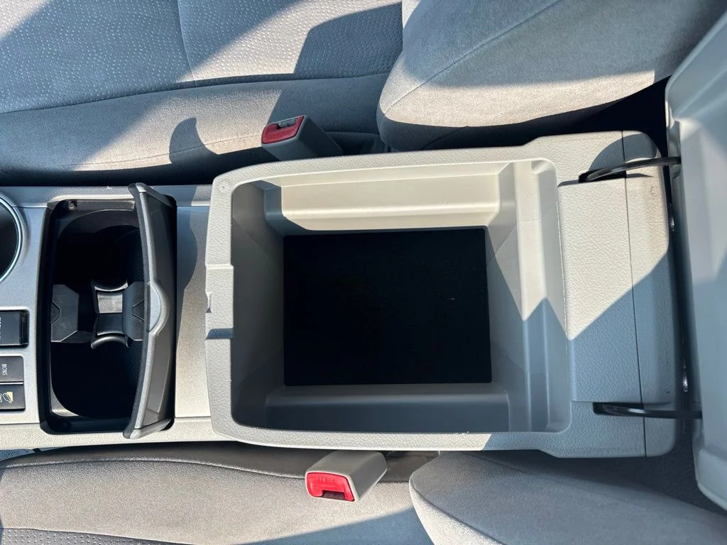 Used 2013 White Toyota Base image 16