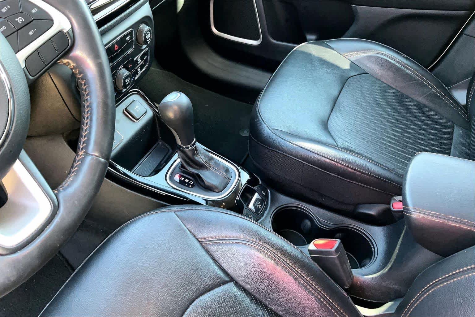 Used 2019 White Clearcoat Jeep Limited image 15