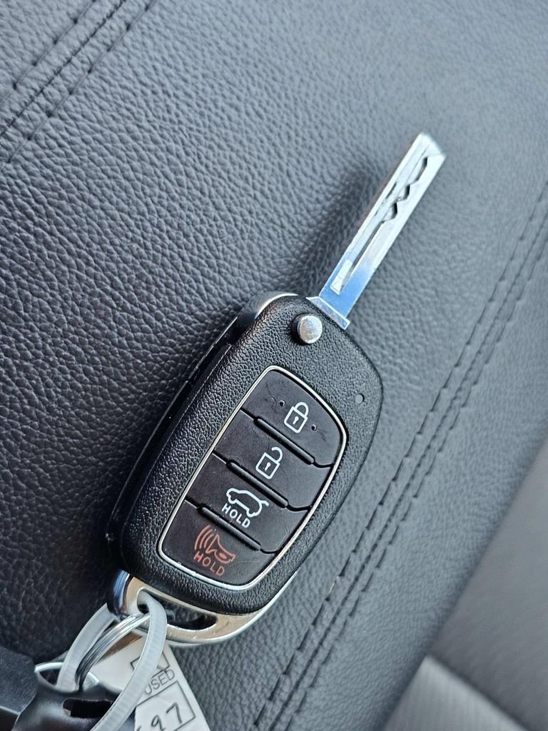 Used 2017 White Hyundai 2.4 Base image 36