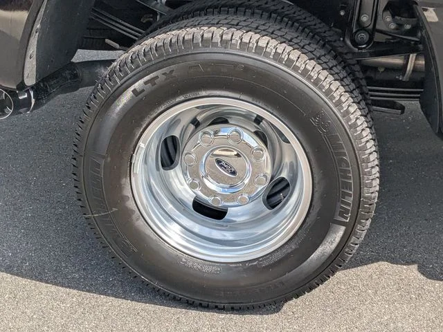 New 2026 Agate Black Metallic Ford F-350® Platinum® image 13