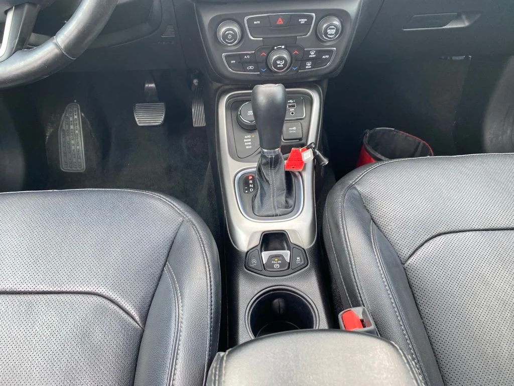 Used 2020 Blue Jeep Limited image 16