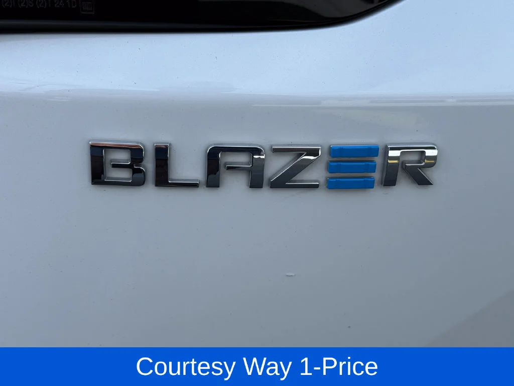 Used 2024 White Chevrolet LT image 13