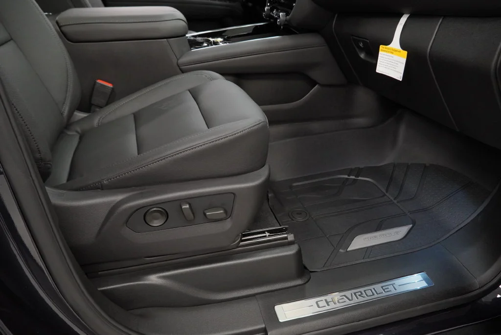 New 2026 Dark Ash Metallic Chevrolet LT image 32